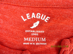 LEAGUE 91 SZ M Polyes/Cotton/Rayon Men’s ITHACA COLLEGE Logo 2 Button T- Shirt