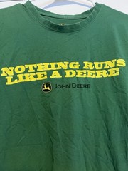John Deere Tractor T-Shirt, Size M. Nothing Runs Like A Deere. Green.