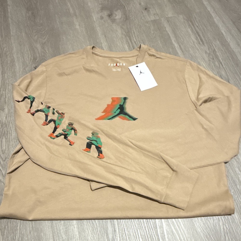 Jordan Men’s L Beige Graphic Print Jumpman Logo Crew Neck Long Sleeve Tee