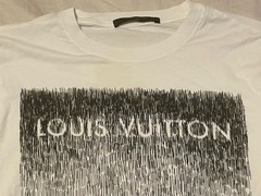 Gorgeous LV Louis Vuitton Sz S Printed Signature Designer T-Shirt White Monogram