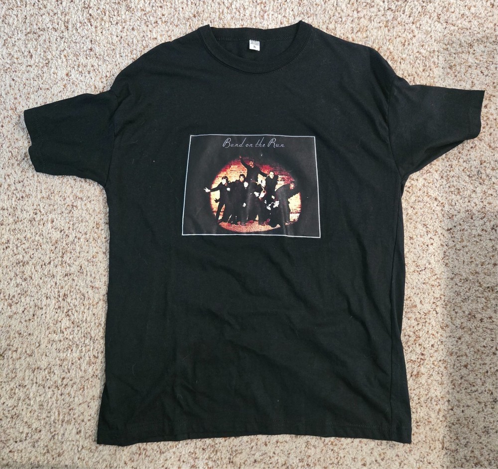 Paul McCartney & Wings “Band On The Run” Older Tee Shirt (ARGENTINA)