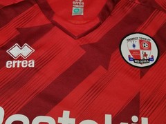 Crawley Town 2024 – 2025 home football shirt jersey camiseta Errea size S