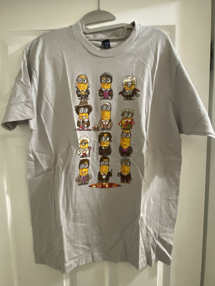 Vintage DOCTOR WHO MULTI Doctor MINIONS Tribute T-Shirt BRAND NEW! Size L Gray