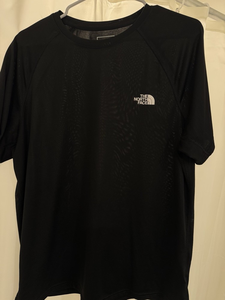 The North Face Men’s Large T Shirt Crew Neck Loose Fit Short Sleeve Black
