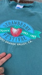 Vintage Hanes her way essential essence strawberry festival, T-shirt.made in USA