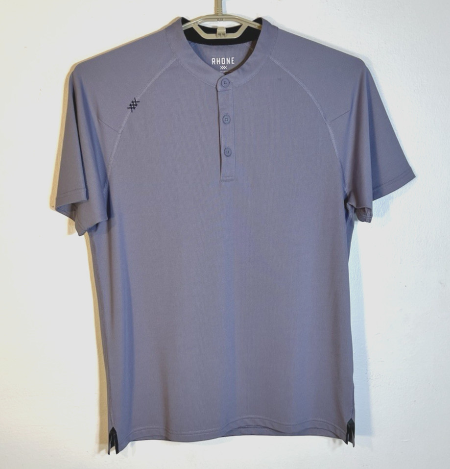 RHONE Men’s Medium light Purple Stretch Short Sleeve Delta Pique Henley