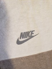 Vintage L Nike V-neck t-shirt textured knit fabric