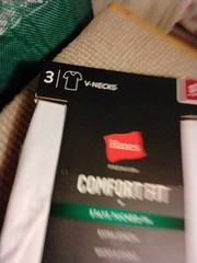 Hanes Men’s V neck T-shirt 3 pack White MENS SIZE SMALL COMFORT FIT NWT