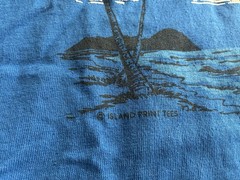 Vintage Sof Tee Mens M Blue T-Shirt Maui Print Made in USA Single Stitch 90s