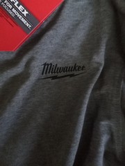 Milwaukee Men’s Medium Gray Cotton/Polyester Long-Sleeve Hybrid Work T-Shirt