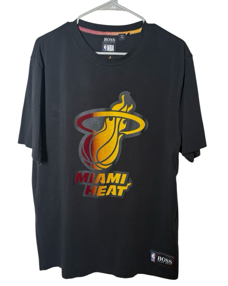 {EUC} Men’s HUGO BOSS Miami Heat Black T Shirt L