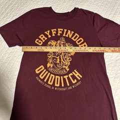Harry Potter Adult T-Shirt – Gryffindor Quidditch Crest Logo- Small