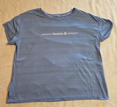 Reebok Men’s T-shirt Light Blue Medium Stretch Relaxed Fit