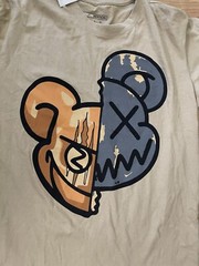 Brooklyn Vertical Graphic Bear T-shirt Tan Siz Medium NWT
