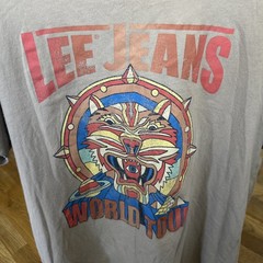 Lee Jeans Size Medium Classic Fit Graphic Tee Shirt