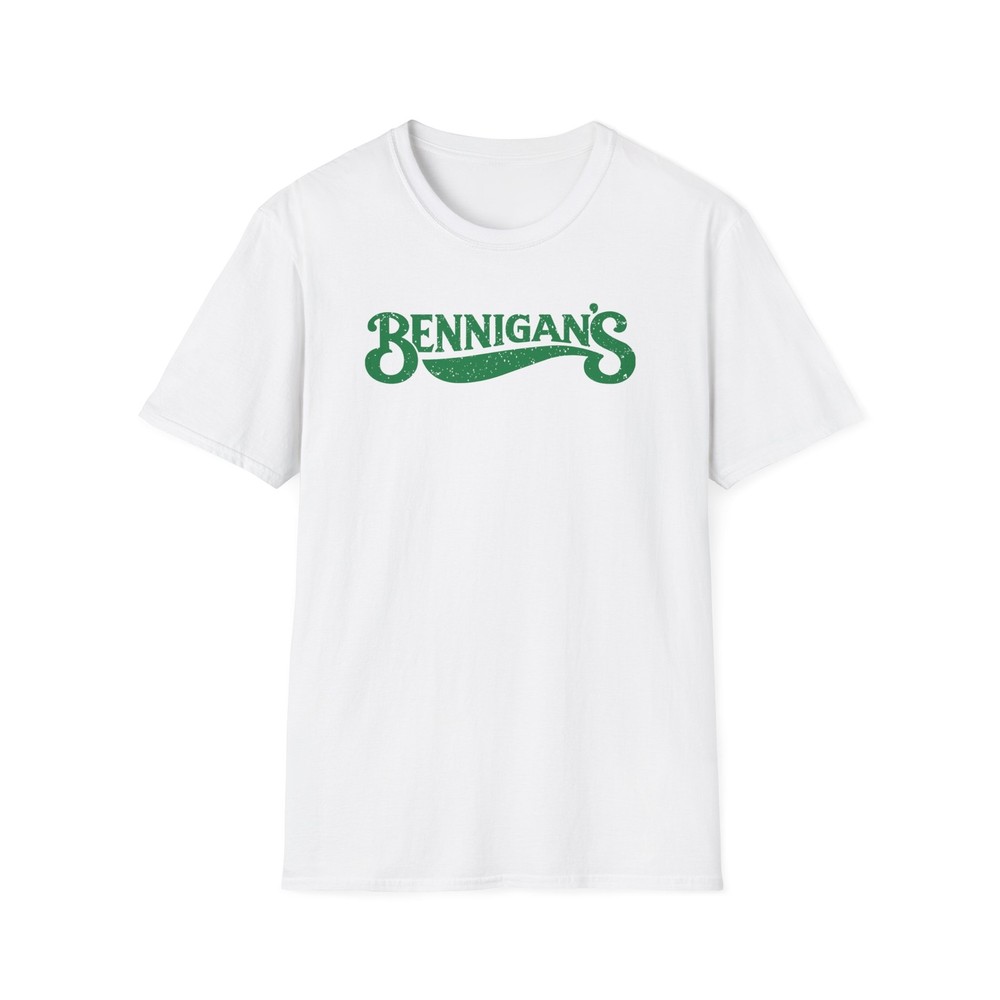 Bennigan’s T-shirt 80’s 90’s Bennigans logo Irish classic distressed vintage