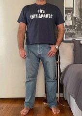 LAT Navy Blue Size L “Soy Inmigrante” Cropped Crewneck Short Sleeve T-Shirt
