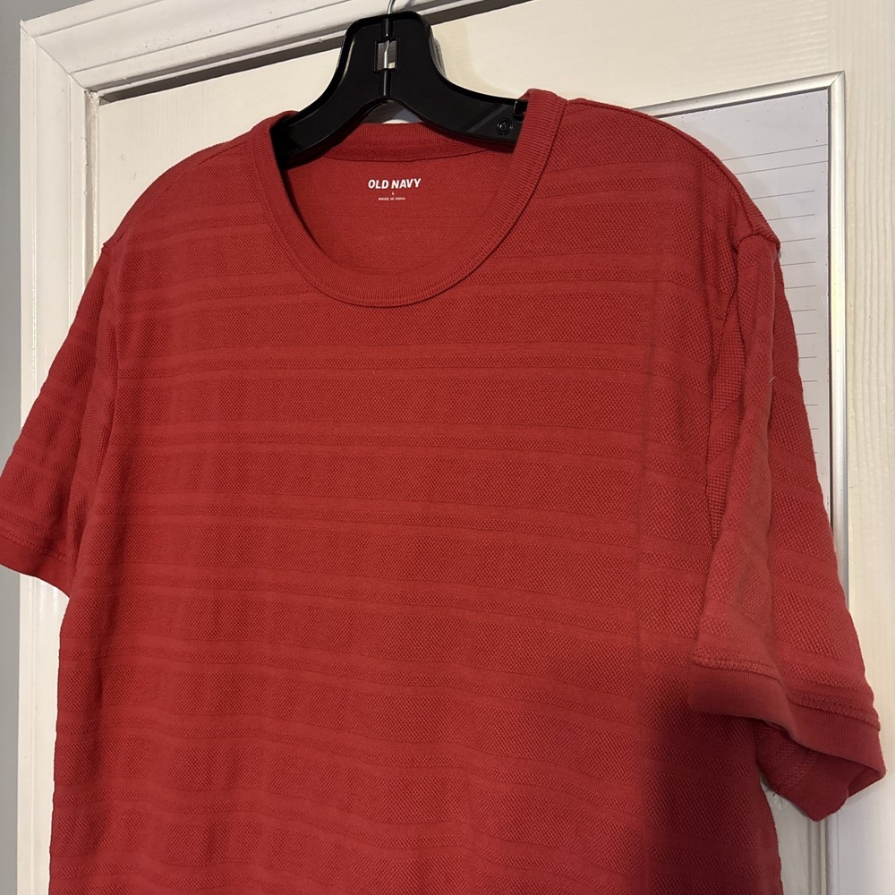Old Navy Crewneck Red Ribbed Shirt Mens Size Large Cotton/Poly Blend