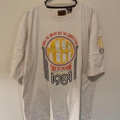 Mecca Men’s Grey and White T-shirt