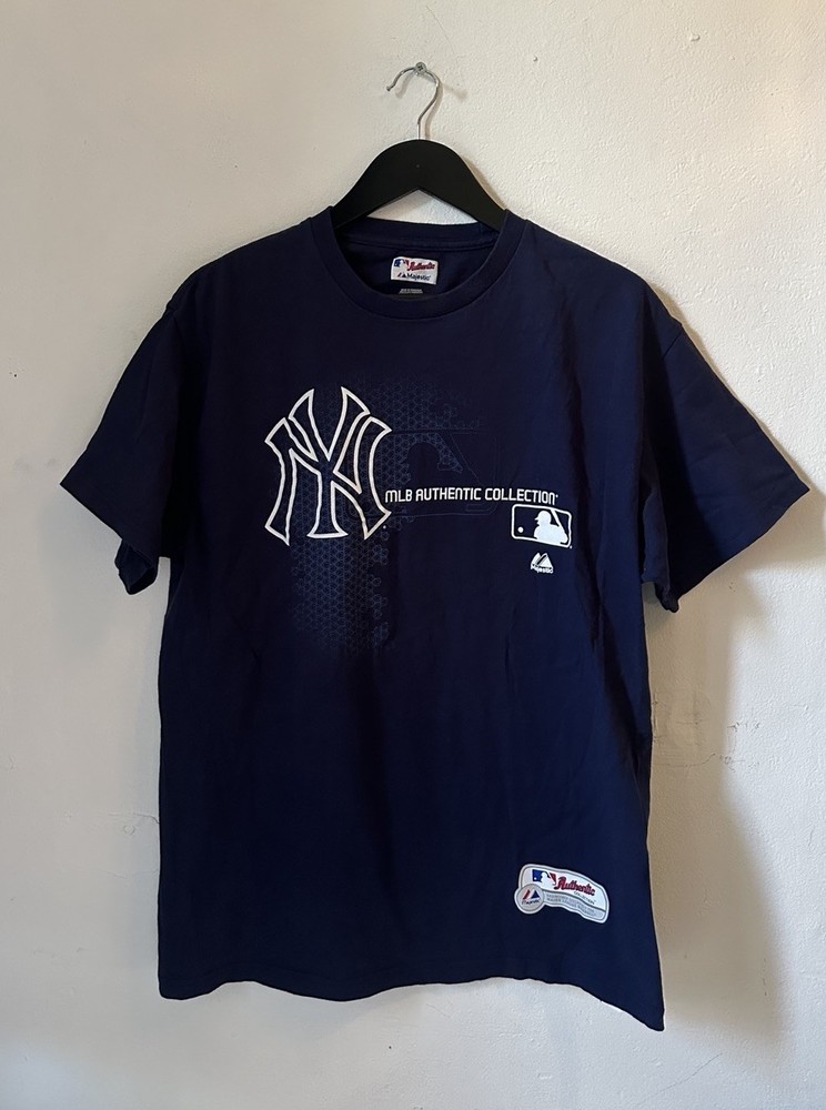 New York Yankees MLB Authentic Collection T Shirt Mens Medium Navy Graphic Logo
