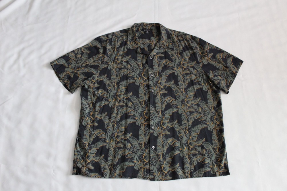 Claiborne, Hawaiian style button down shirt green floral leaf pattern, &black