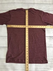 Cabelas Shirt Mens Small Maroon Graphic Outdoor Tee Logo 50/25/25 Tri Blend