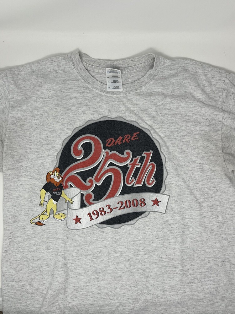 Vintage 2000s DARE to Resist Drugs Gray T Shirt (M)
