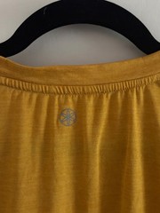 Gaiam Golden Yellow Crew Neck S/S T-Shirt Top Mens Large Athletic Casual Wear