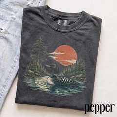 Vintage Loon Lake Nature Shirt Retro Wildlife Bird Graphic Tee Classic Forest