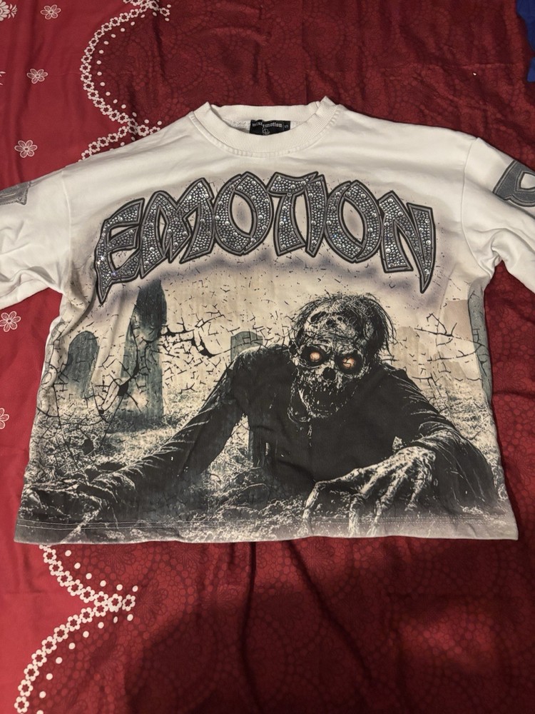 Mixed Emotion Men’s White Long Sleeve Crew Neck Skull Graphic Logo T-Shirt