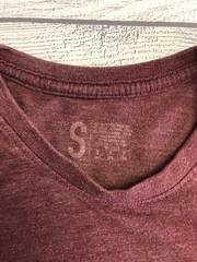 Cabelas Shirt Mens Small Maroon Graphic Outdoor Tee Logo 50/25/25 Tri Blend