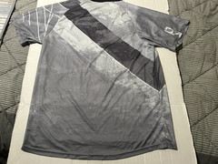 DAKINE XL ATHLETIC LIGHT WEIGHT SHORT SLEEVE SHIRT…SEE DESCRIPTION/CONDITION