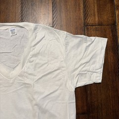 Hanes Vintage 80s Comfort Blend T-Shirt V Neck Men’s M Undershirt Made USA 9