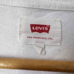 Levis White Pocket T Shirt Medium With Front Pocket 2453