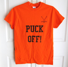 Hockey Juniors Teens PUCK OFF Orange T-Shirt 100% Cotton Size S – NEW