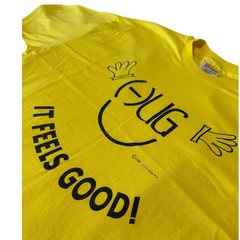 Vintage 1994 90s Yellow/Black Smiley Face Hug graphic shirt Single Stitch VTG