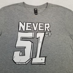 Men’s Gray Never 51 St Large Block Letter Graphic Tee Shirt Medium Casual