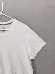 Tahari Shirt Mens XL White V Neck Lightweight Basic Tee Short Sleeve Summer Top