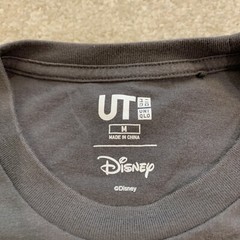 Disney Lion King Uniqlo Lot of 2 T-Shirts Mens Size M Black Gray Simba Scar King