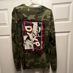 10.Deep Men’s M Green Camo Crew Neck Long Sleeve Cotton Knit T-Shirt Logo