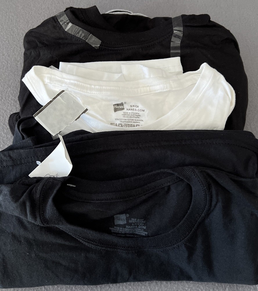 Hanes Men’s 6 piece Crew Neck T-Shirt Black & White Size S 34-36″ Short sleeve