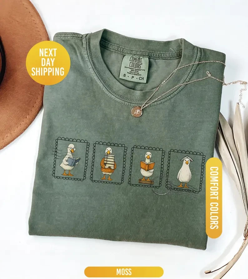 Book Lover Duck Shirt Librarian Gift Bookworm Aesthetic Graphic T-Shirt