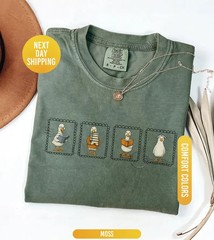 Book Lover Duck Shirt Librarian Gift Bookworm Aesthetic Graphic T-Shirt