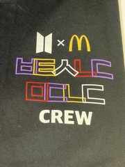 BTS x McDonalds Rare! Crew Merch T-Shirt Adult Size L Black K-pop Mart Collab