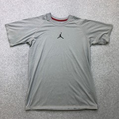 Air Jordan Shirt Men’s Medium Grey Crew Neck Jumpman Logo Lightweight Dri-Fit