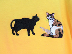 Embroidered CATS. Tshirt . Sz XL . Unisex . Cotton . Lovely Sunflower Yellow