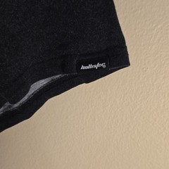 Hollister Men’s Black Red White Gradient Logo Curved Hem Crew Neck Tee S