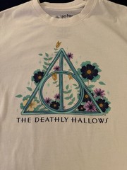 Harry Potter Deathly Hallows Graphic Tee White Crew Neck Short Sleeve M