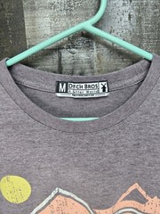 Dutch Bros Coffee Mountain Range Sun Logo Light Purple T-Shirt Size Medium