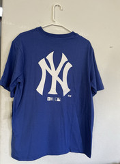 MLB Men’s NEW YORK YANKEES Adult T Shirt LARGE Blue Color – NWT